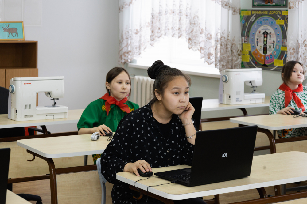Школьники КМНС в Сургутском районе получают рабочие профессии